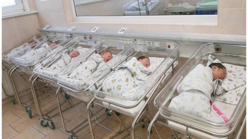 В Атырау беременные и роженицы с детьми вынуждены находиться в невыносимых условиях (видео)