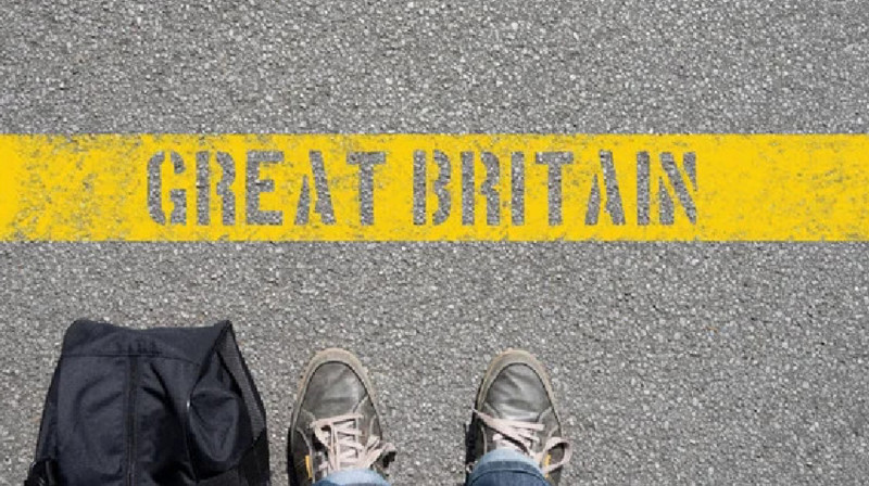 Рекорд: Ұлыбританияға биыл 700 мың иммигрант келген