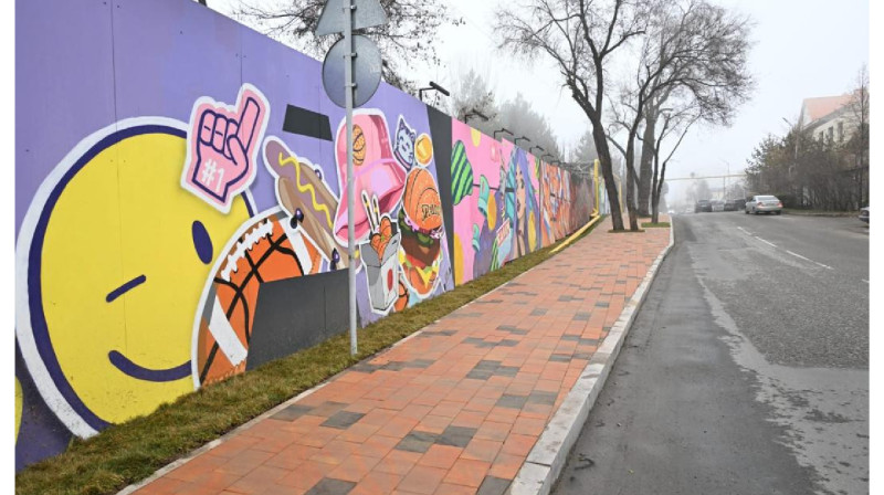 В Алматы на «тропе здоровья» появилась стрит-арт галерея под открытым небом