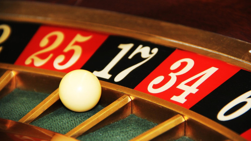 Почти на половину сократился объем азартных игр в Казахстане