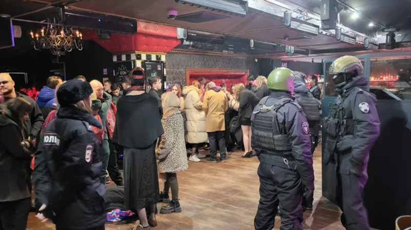 Спецназ устроил облаву на гей-клуб в Екатеринбурге