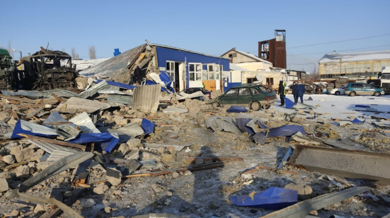 Обрушение дома в Костанае: найдено тело человека под завалами