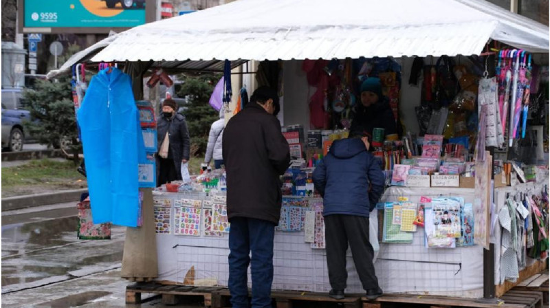 Уличные палатки возвращаются в Алматы