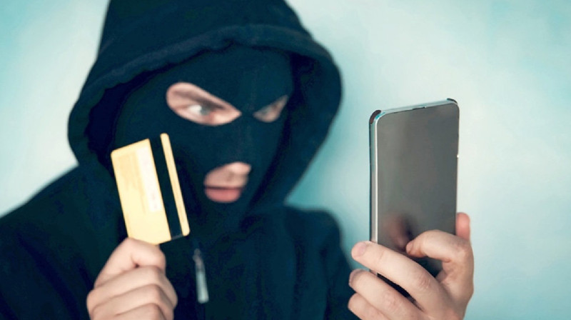 Житель Степногорска перевёл чужие деньги на свой счёт