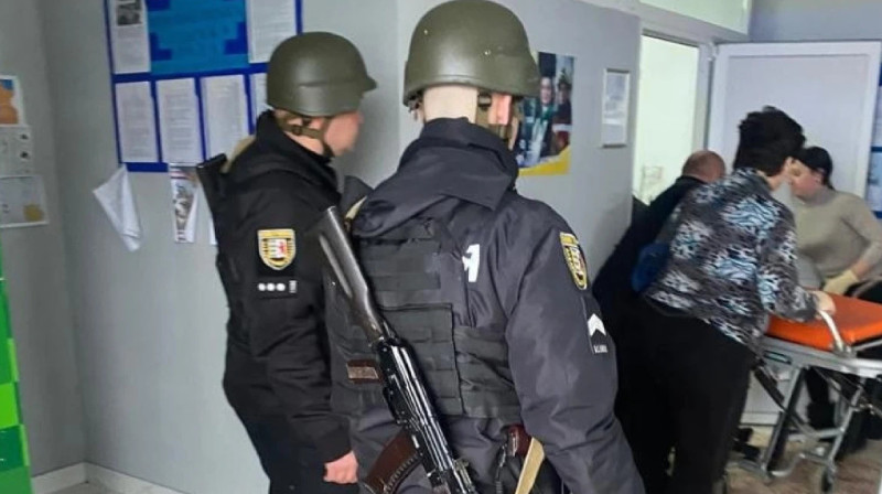 Украинский депутат взорвал гранаты во время заседания