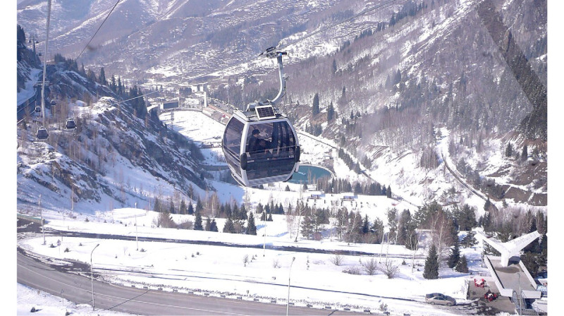 В выходные и праздничные дни откроют проезд по дороге Медеу - Шымбулак