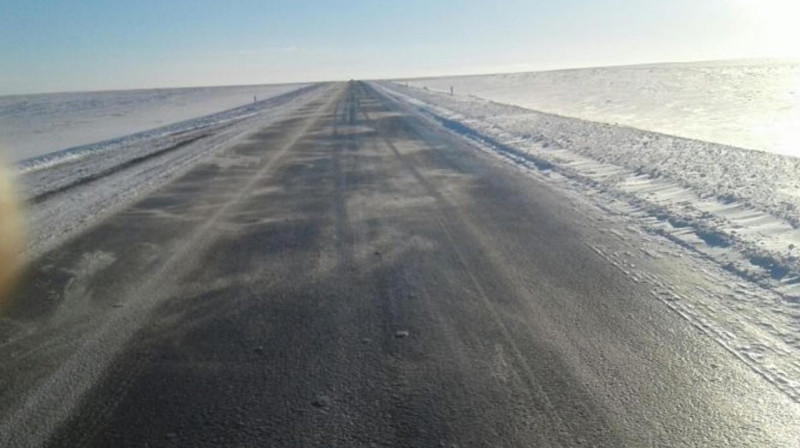 ЧС в Жамбылской области: дороги очистили от снега по одной полосе