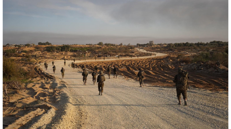 Израильская армия застрелила трех заложников в секторе Газа