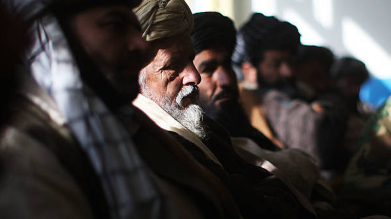 Талибы арестовали госслужащих за стрижку бороды в Афганистане