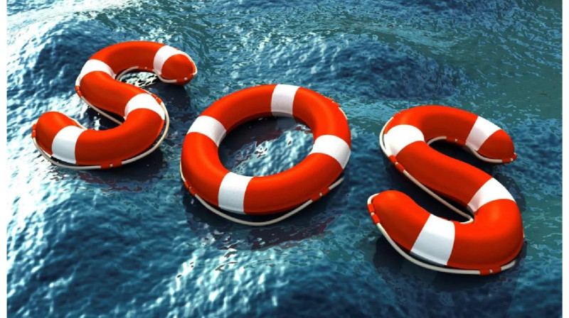 Полицейские учат казахстанцев, как подавать сигнал о помощи (видео)