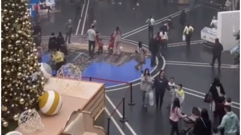 В ТРЦ «Хан Шатыр» произошел пожар. Видео