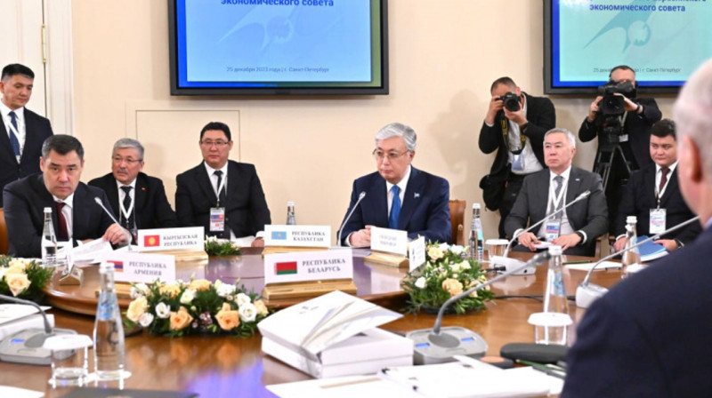 Токаев провел переговоры с главами государств ЕАЭС