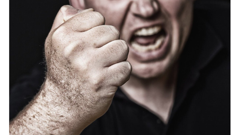 В Астане мужчина до смерти забил жену, предположительно, на глазах у детей