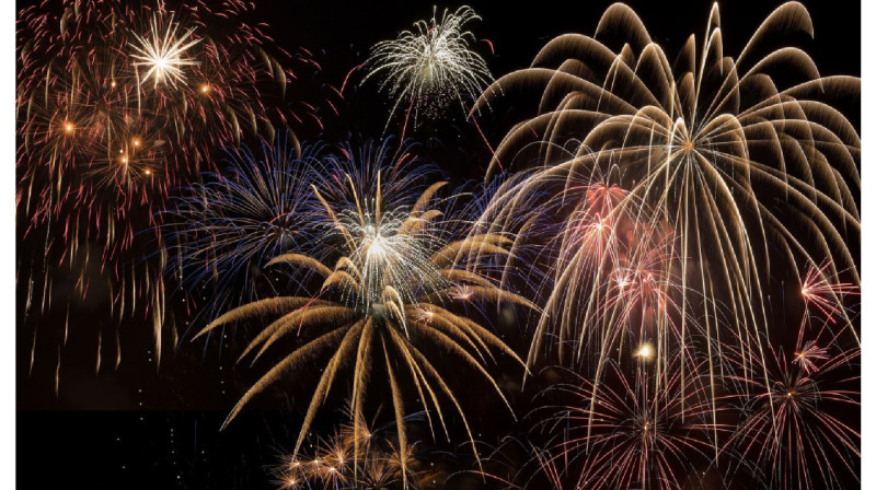 Новогодний салют и праздничные концерты подготовили для жителей и гостей Алматы