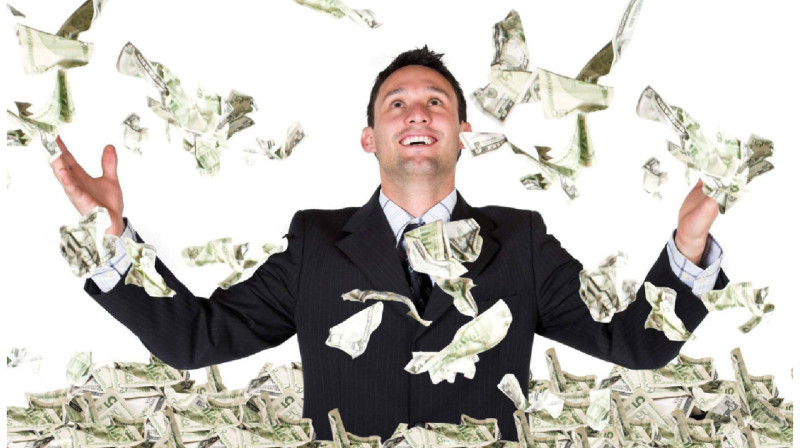 Реакцию работников, получивших премию в размере годовой зарплаты, сняли на видео