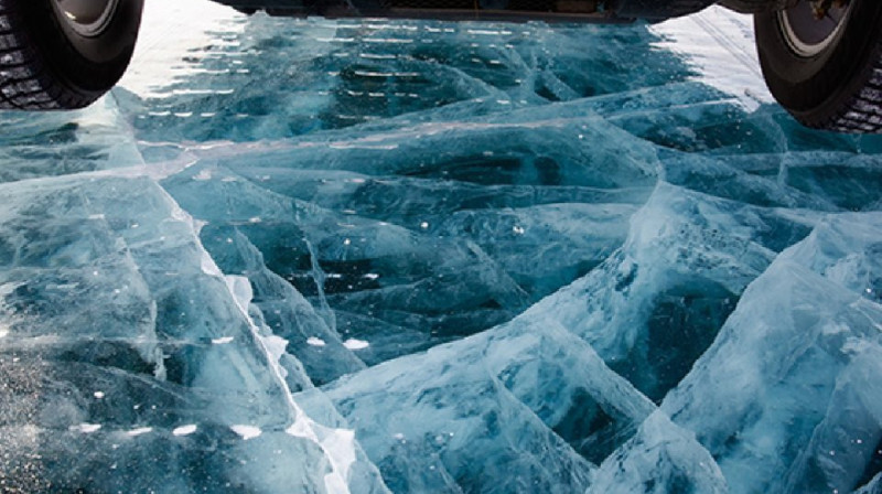 Land Cruiser ушёл под лёд в Акмолинской области (видео)