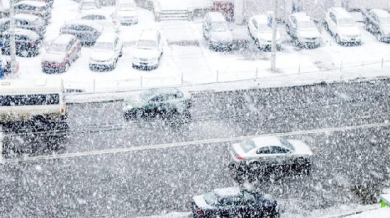 Штормовое предупреждение объявлено в столице и 15 областях Казахстана