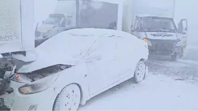 В Акмолинской области несколько машин попало в ДТП, есть погибший (видео)