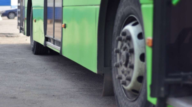 Автобус с узбекистанцами перевернулся в Актюбинской области