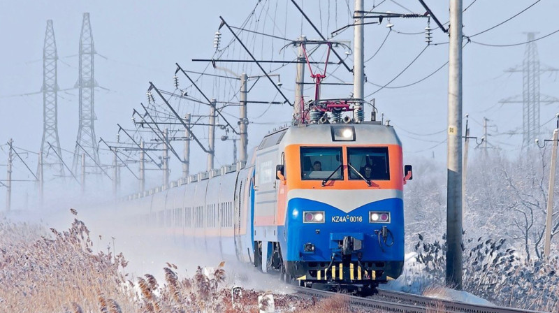 Дополнительные поезда запустили для пригорода Астаны из-за непогоды