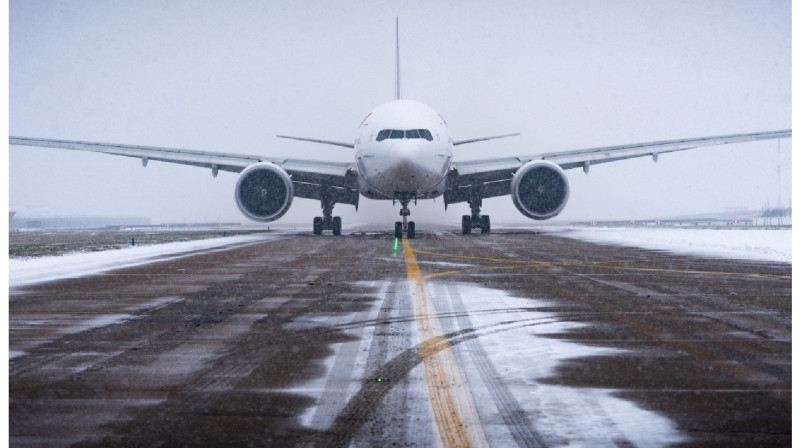 Из Уральска в Астану не смог вылететь авиалайнер