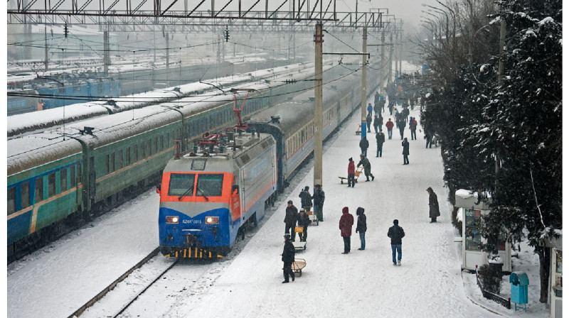 В Казахстане запустят дополнительные поезда к концу зимних каникул