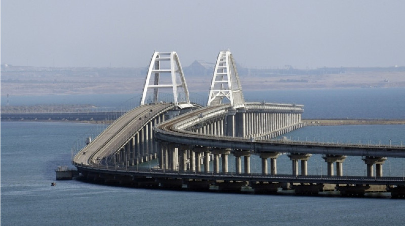 На Крымском мосту вновь приостановлено движение