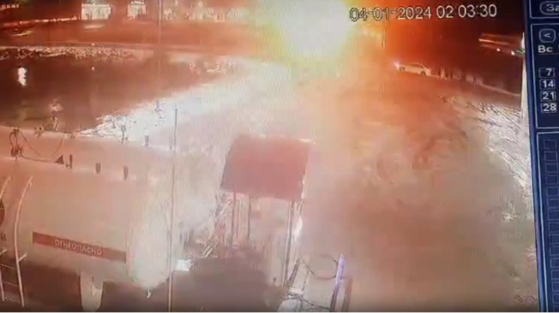 В сети появилось видео взрыва в кафе Уральска