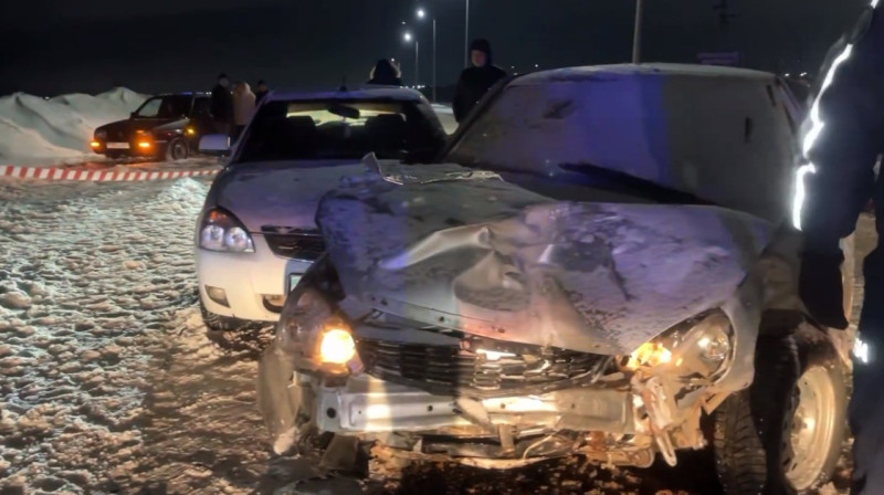 Смертельное ДТП с участием 3 машин произошло в Уральске