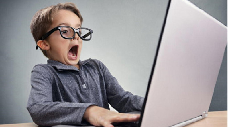 Ученики 14 школ в ЗКО посещали запрещенные сайты на уроках