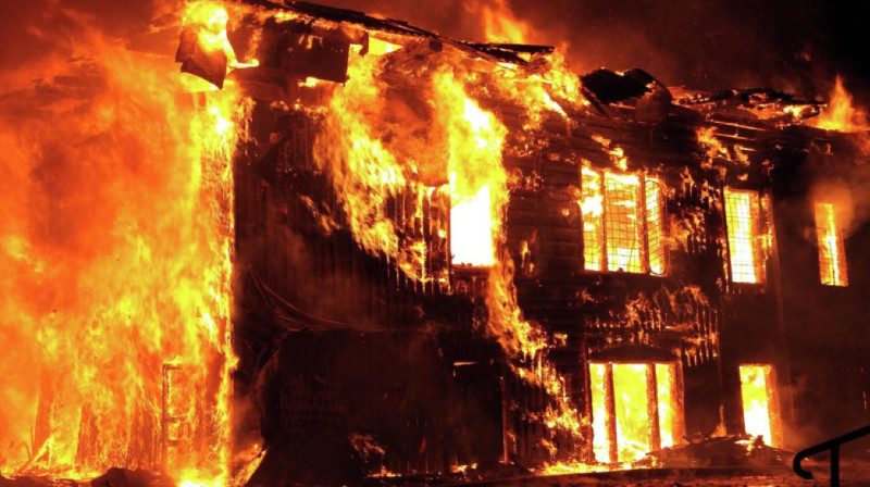 На цементном заводе в Семее разгорелся пожар