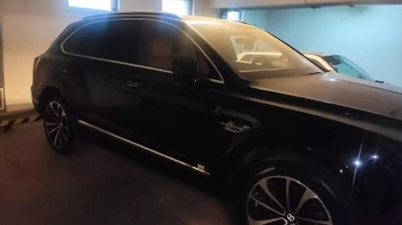 «Подаренный» Минфину Bentley продали за 46 миллионов