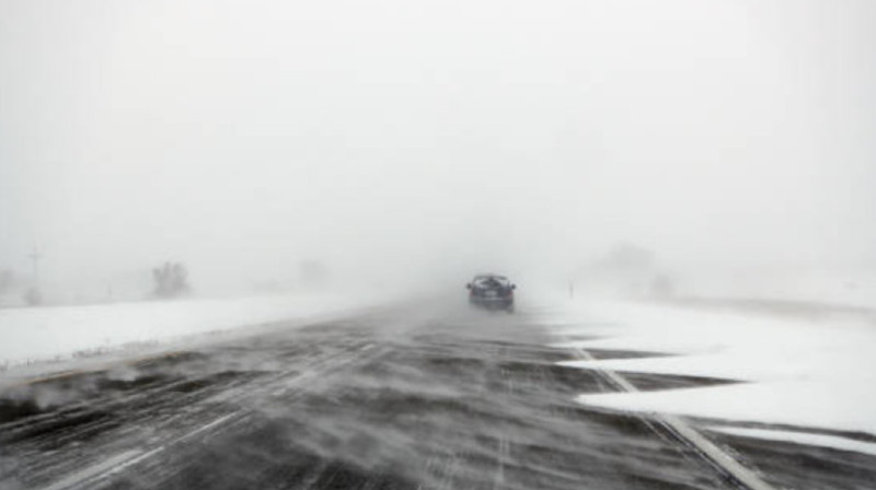 В семи областях Казахстана закрыли трассы из-за непогоды