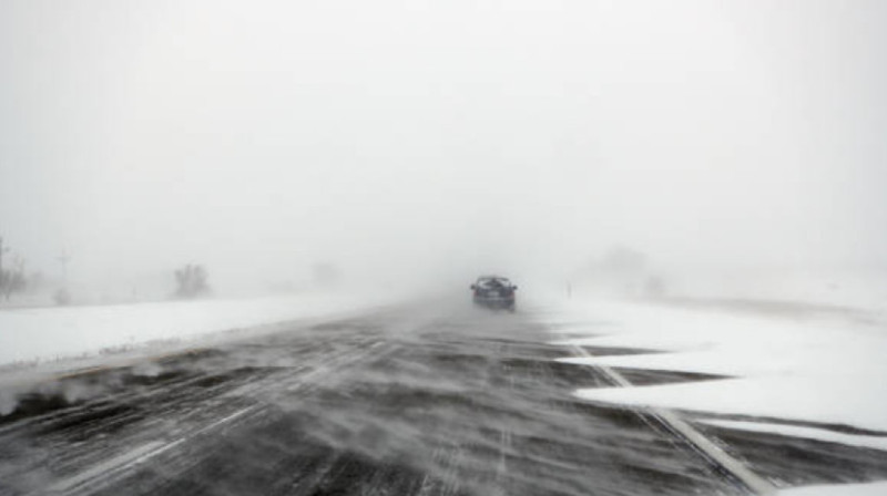 В семи областях Казахстана закрыли трассы