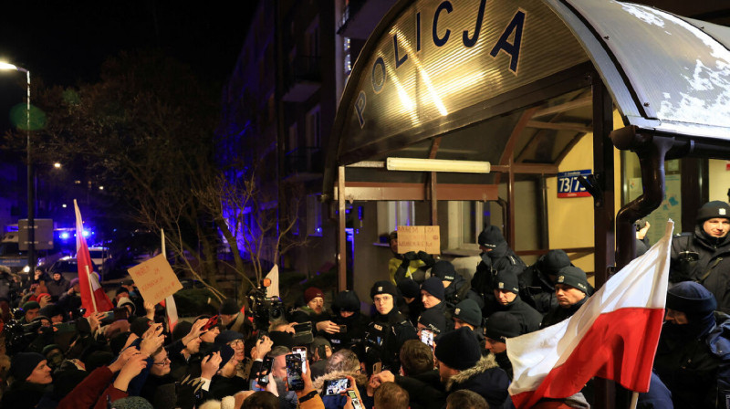 В Варшаве прошла акция протеста против задержания экс-главы МВД Польши