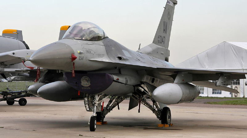 В Сети появились фото российского самолёта, который ВСУ сбили над Азовским морем