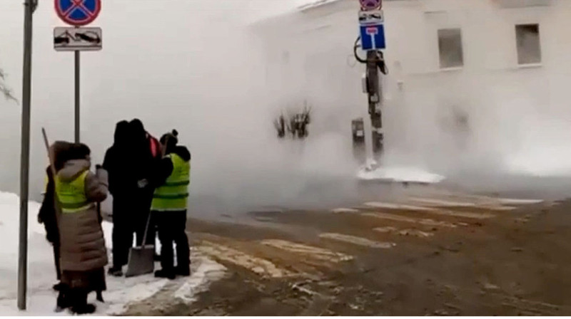 11 человек обварились кипятком из-за прорыва трубопровода в Нижнем Новгороде