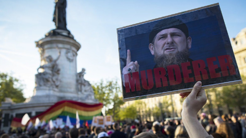 Чеченец Ривзан Дадаев, которого преследовали за нетрадиционную сексуальную ориентацию, уехал из страны