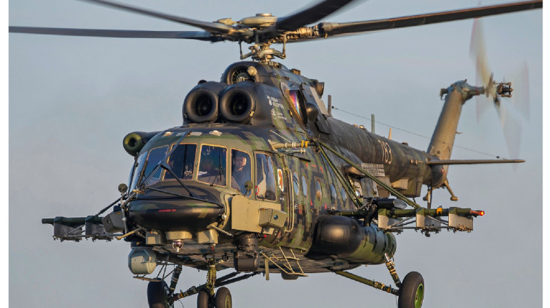 В Брянской области военный вертолёт совершил аварийную посадку (видео)
