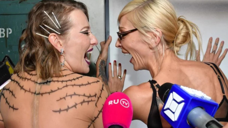 МТС отрицают свою причастность к голой вечеринке Ивлеевой