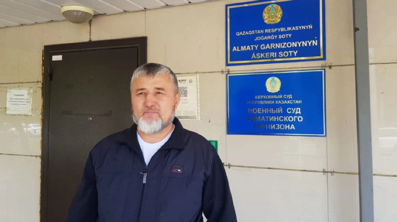 Отец убитой во время Кантара Айкоркем заявил, что сотрудники аэропорта не дали ему вылететь на суд в Астану