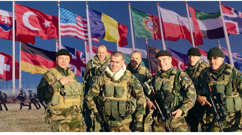 «Я тоже хочу их убить, и это нормально». Бывшие французские легионеры воюют друг против друга в Украине