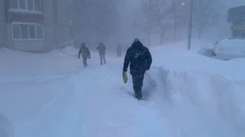 В Южно-Сахалинске объявили режим ЧС из-за метели