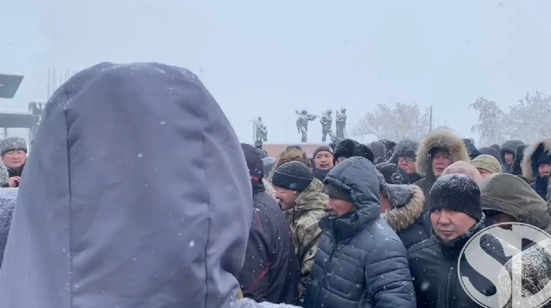 В Якутии вышли на митинг после убийства местного жителя