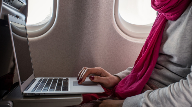 Казахстанцы смогут пользоваться интернетом в самолётах