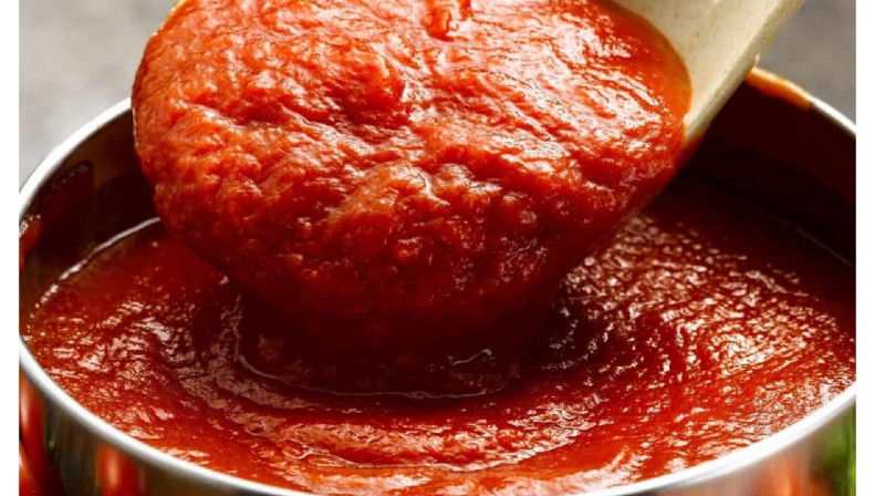 Котел с кипящей томатной пастой опрокинулся на рабочих в Ташкенте