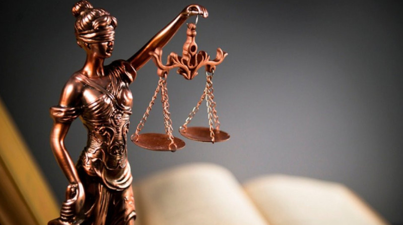 Отрезавший жене нос и уши мужчина, обмочился в зале суда