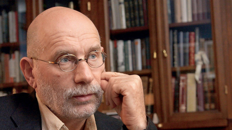 Российский писатель Борис Акунин объявлен в розыск