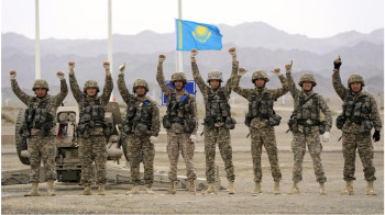 Отток военнослужащих увеличивается с каждым годом в Казахстане