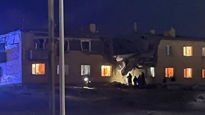 Взрыв газа в посёлке Ботакара - пострадавших извлекают из-под завалов